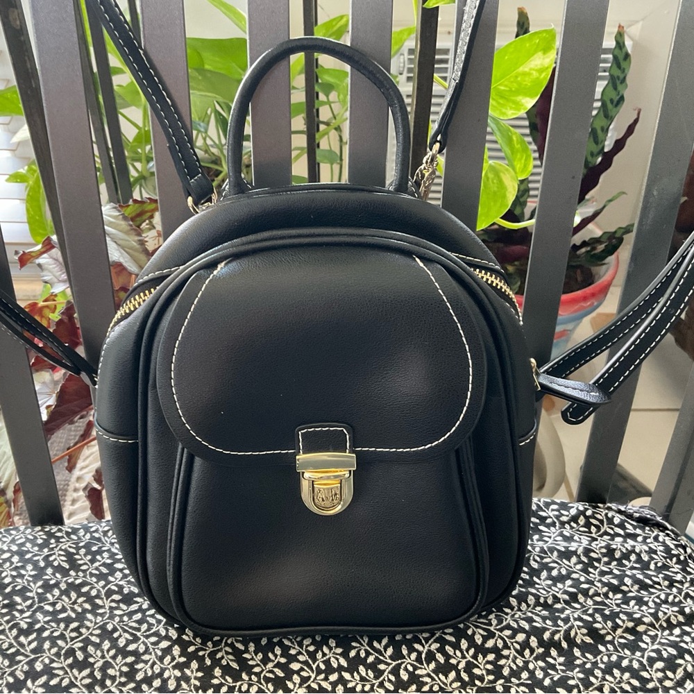 BRAND NEW BLACK LEATHER STYLED BACKPACK DOUBLE ZIP REMOVABLE STRAPS LAORENTOU.